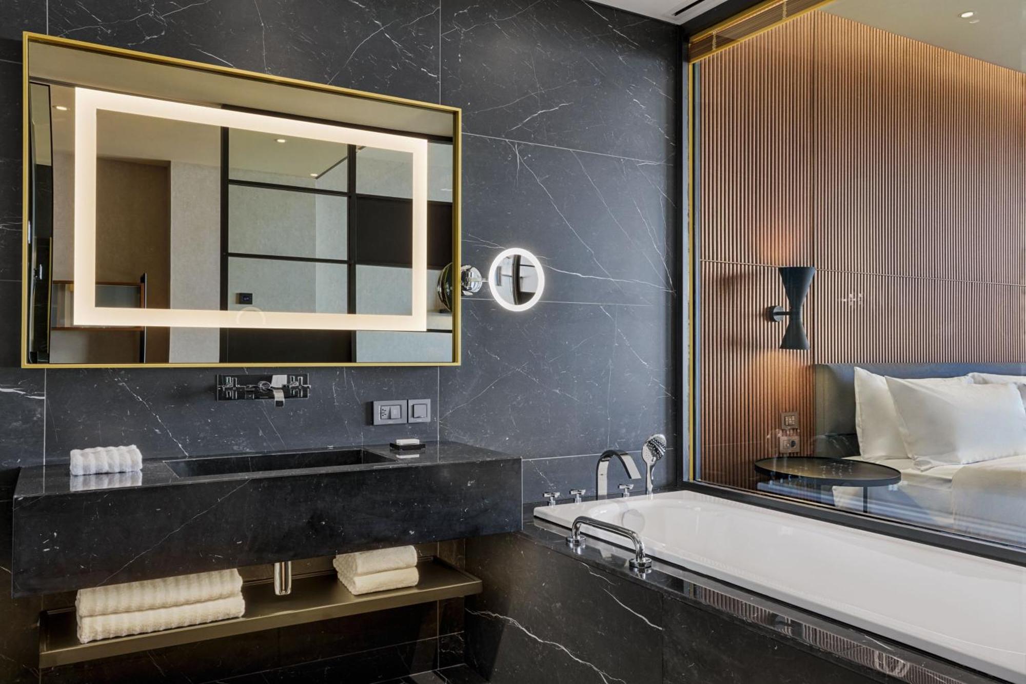 Le Meridien Batumi Esterno foto