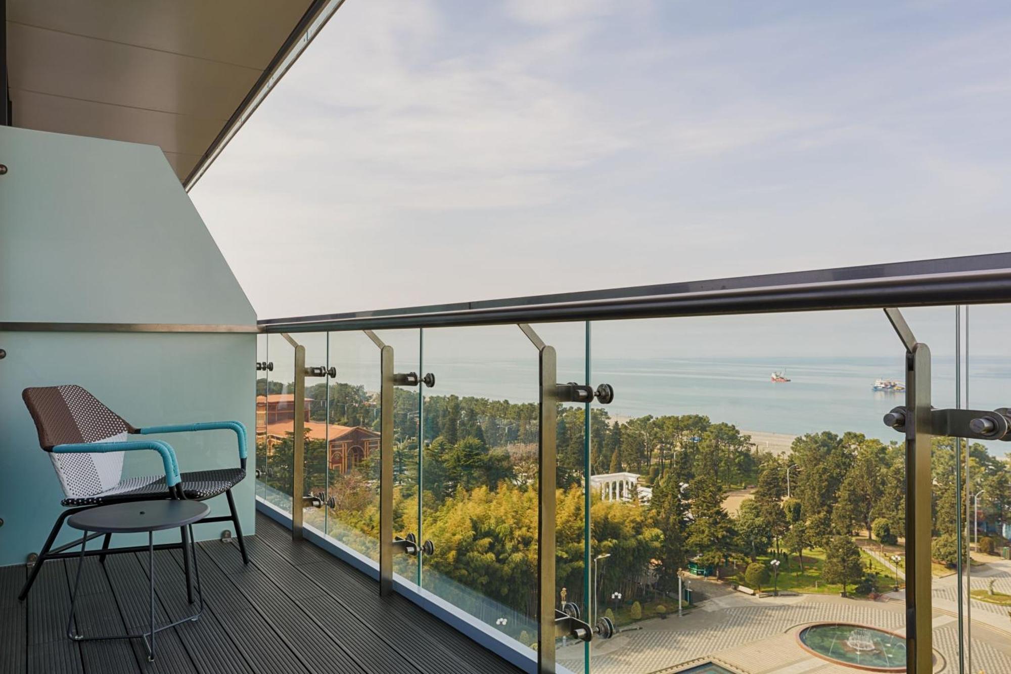 Le Meridien Batumi Esterno foto