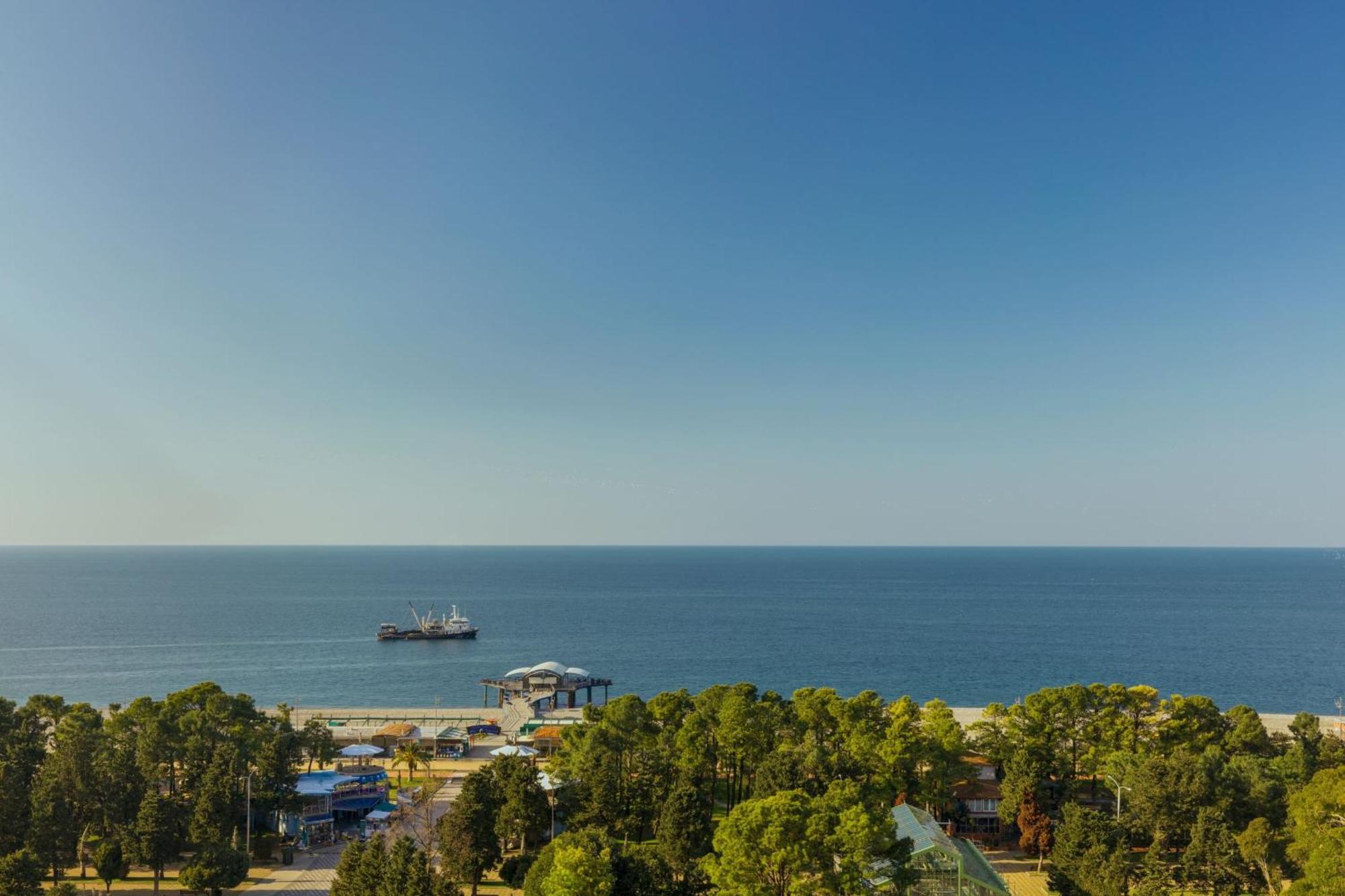 Le Meridien Batumi Esterno foto
