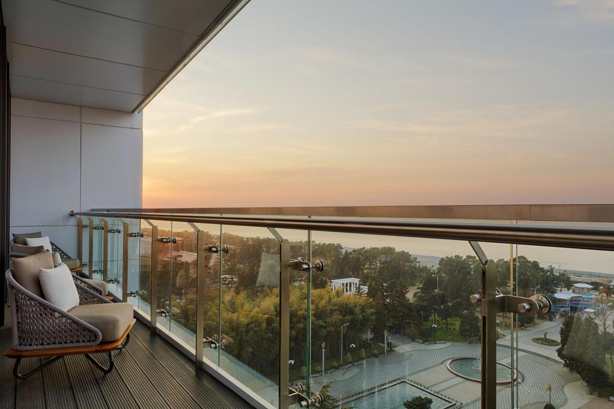 Le Meridien Batumi Esterno foto